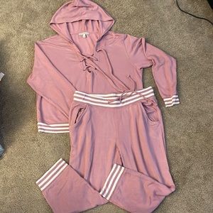 Used Express sweat set. Top is size small and bottom is Med.